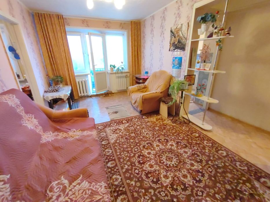 Продам 2 х комн квар. 3 мкр-6 дом- 5  этаж