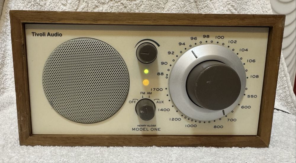 Tivoli Audio Model One AM / FM Radio
