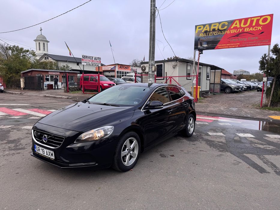 Volvo V 40 D 4 Momentum An 2015 190 Cp Distronic Camera Blis Pdc Pilot