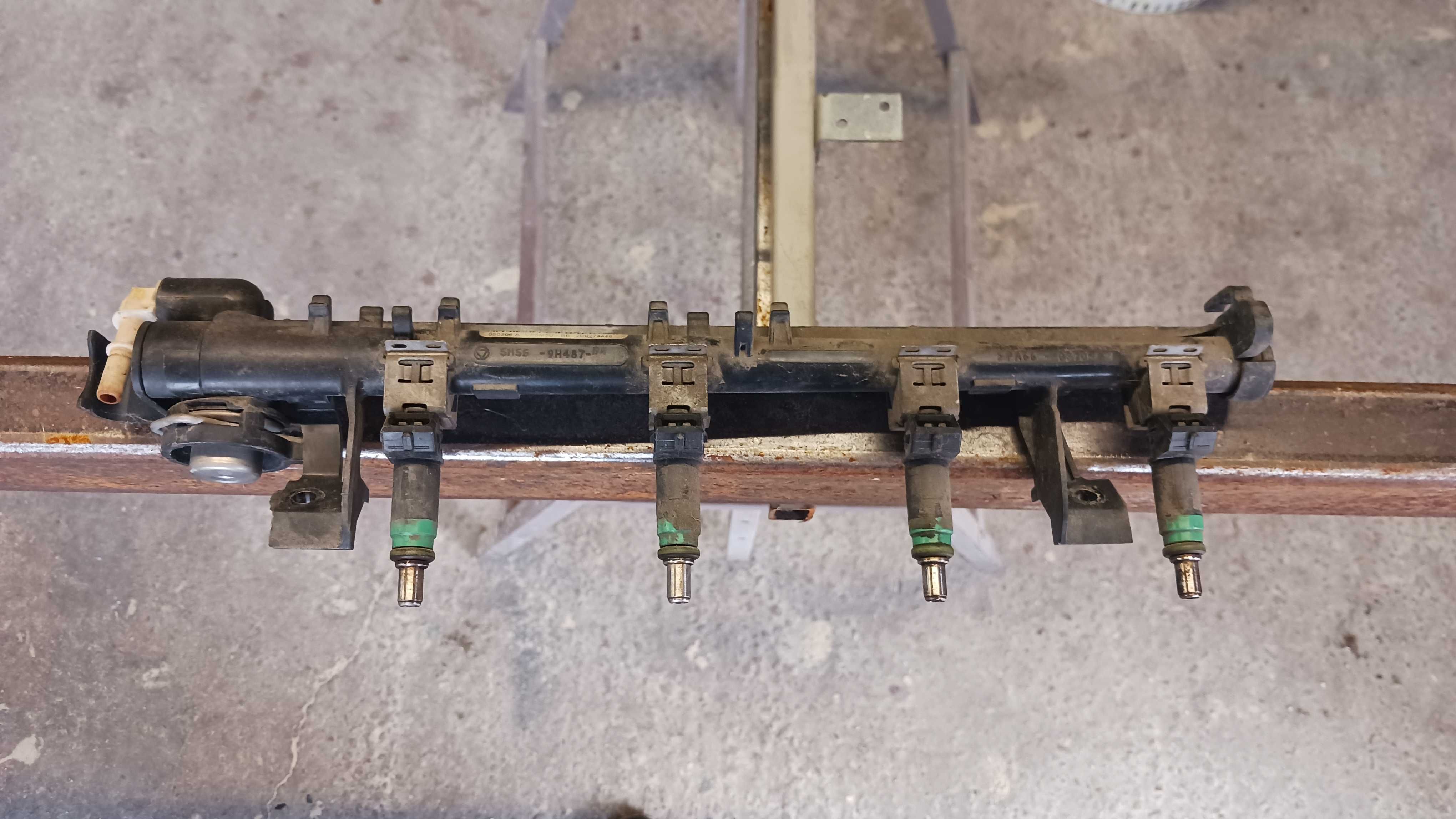 rampa cu injectoare ford focus 2 1.6 benzina 2004-2009