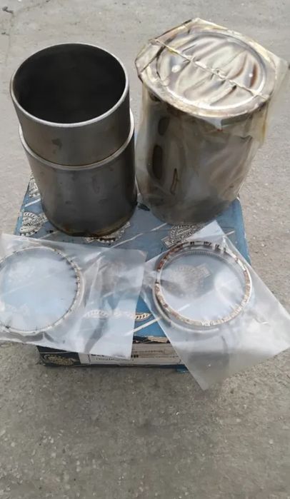 Vand set motor dacia 1300 1310 nou în vasilina de la uzina