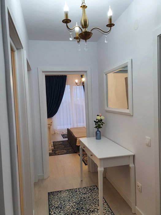 Proprietar, inchiriez apartament White Towe