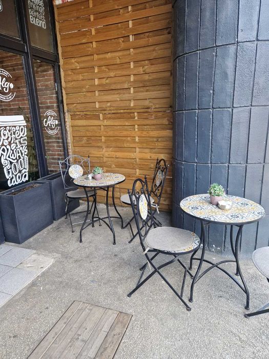 Vand afacere la cheie Cafenea,posibilitate Bar de zi