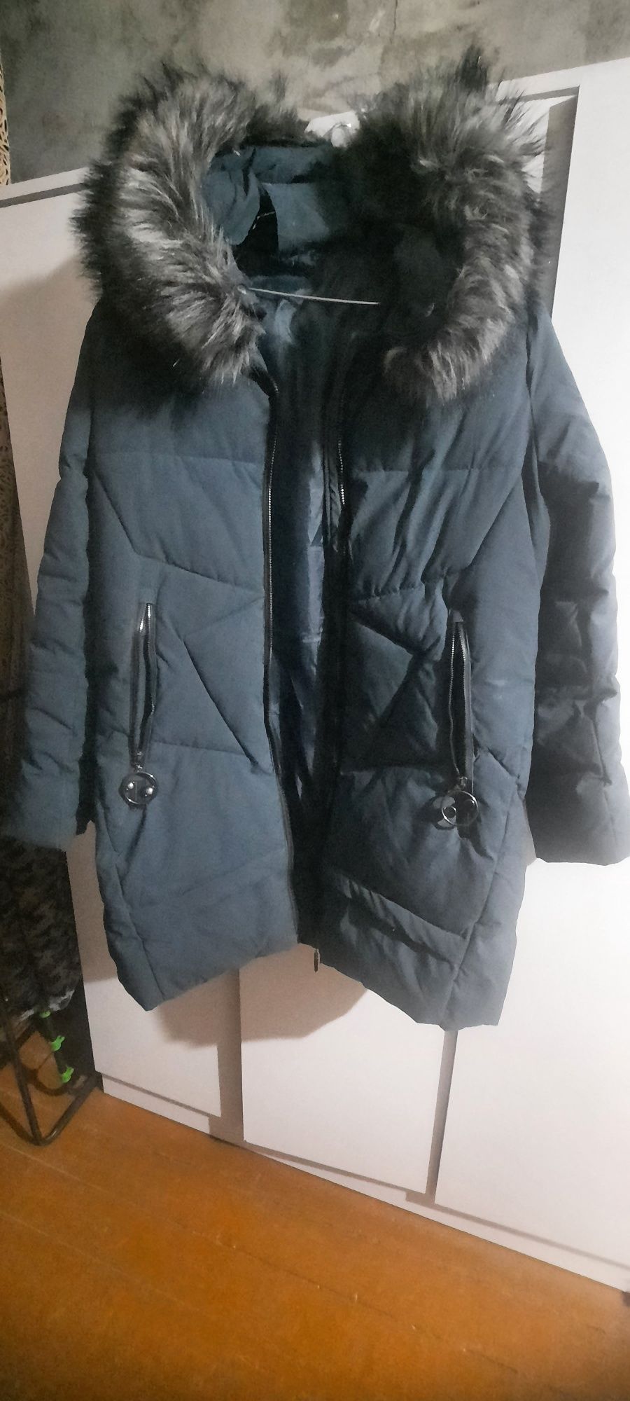 Продаются зимние куртки