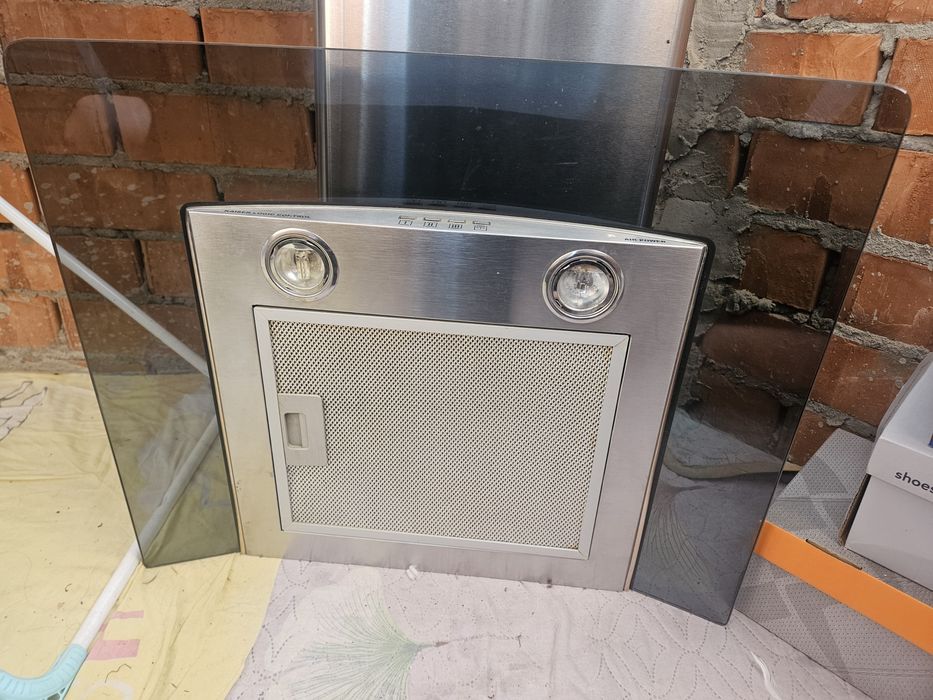 Продам вытяжку кухонную