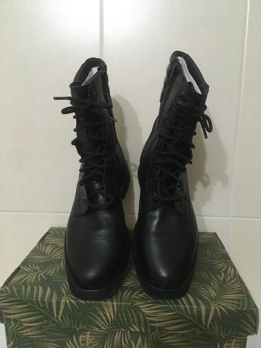 Pat Calvin - Ghete damă