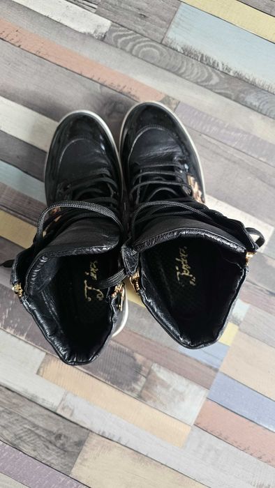 Черни с гепардови естествена кожа боти