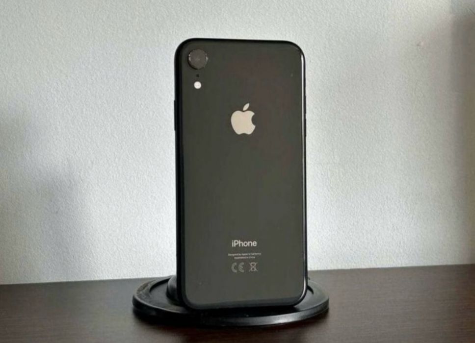 Iphone XR; Black; 64 GB