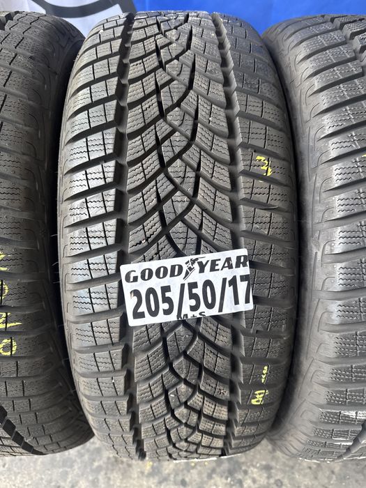 205/50/17 Good Year M+S