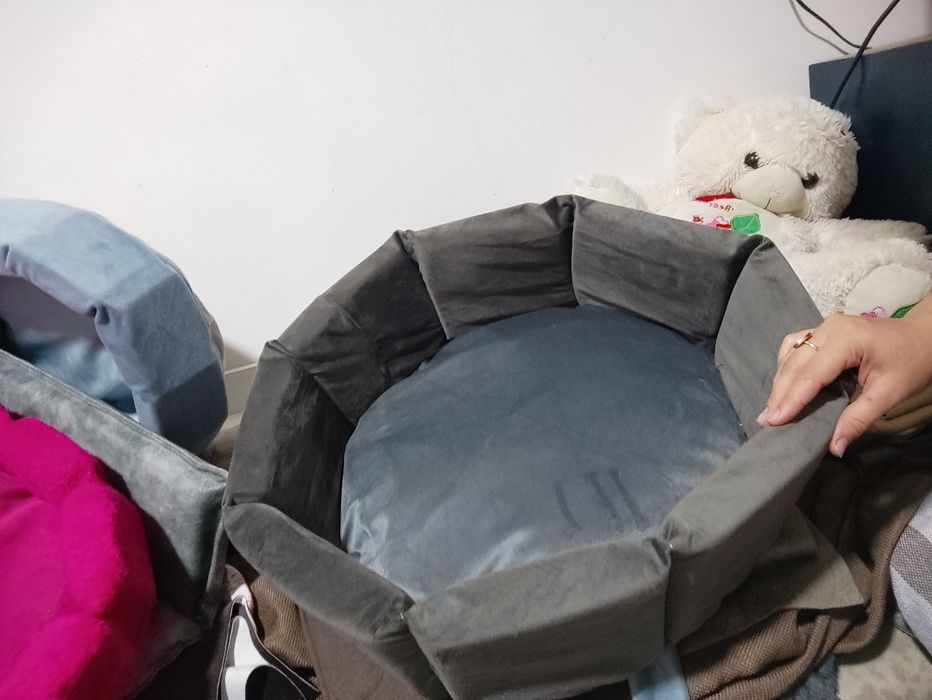 Лежанка для ваших любимцев в наличии а также есть доставка