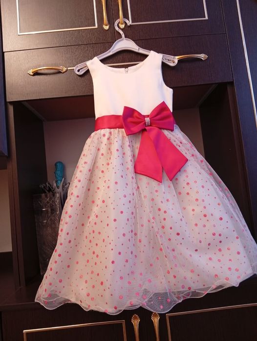 Платья на девочку