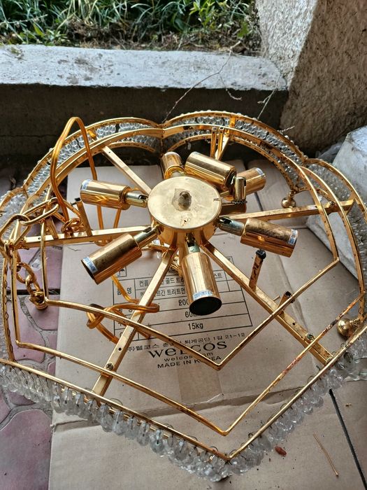 Люстра с хрустальными подвесками