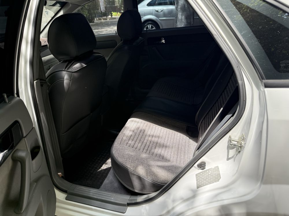 Chevrolet Gentra, 1 позиция Газ-бензин