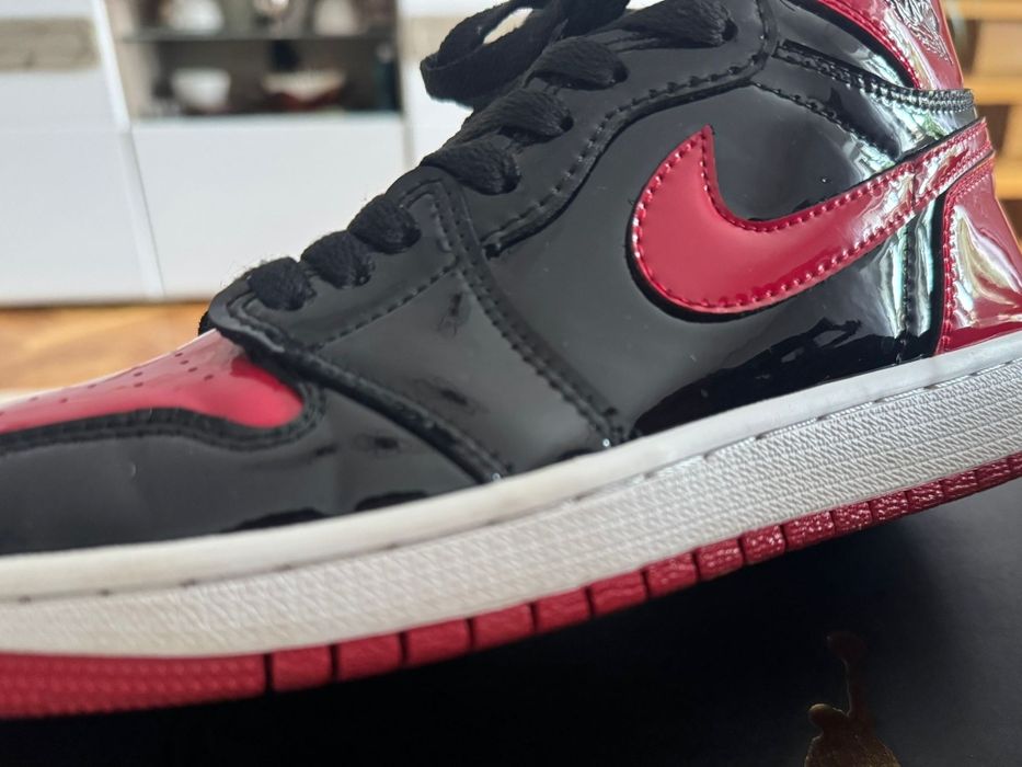 Vand Jordan 1 High Patent Bred 39 in cutie originala