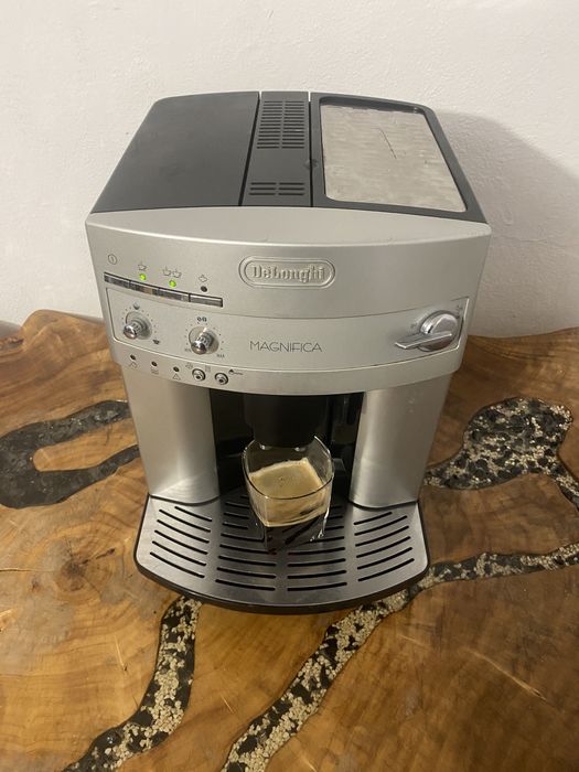 Expresor / espressor cafea delonghi magnifica