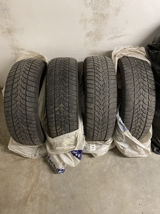 Зимни гуми Dunlop 215/65/16 дот2013