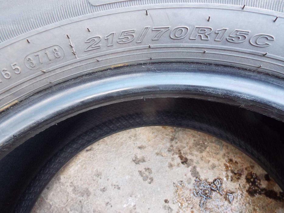 vand 2 anvelope de vara 215/70/15C nexen pret 250lei amandoua
