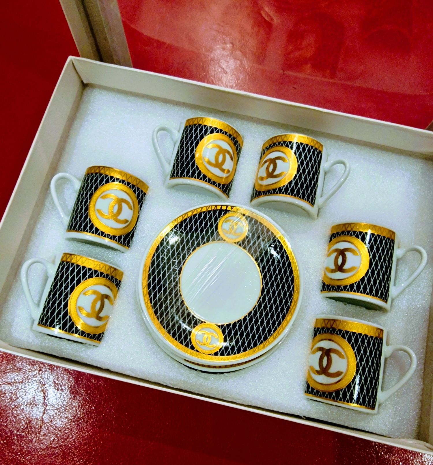Set cafea 12 piese(6 farfurii+6 cescute),cutie, saculet, etichetă
