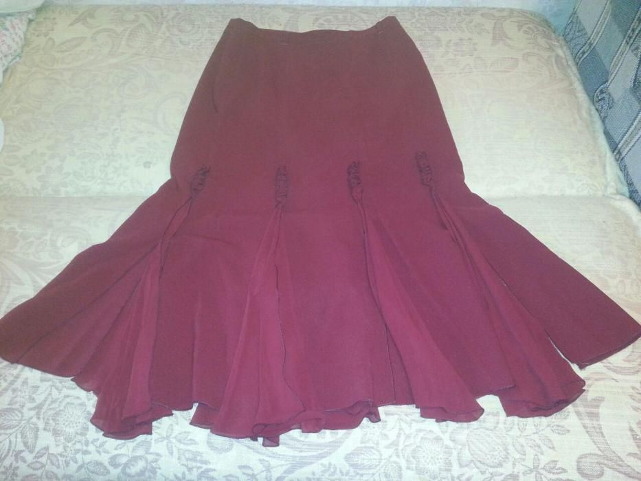 Нарядная юбка бордовая бордового цвета