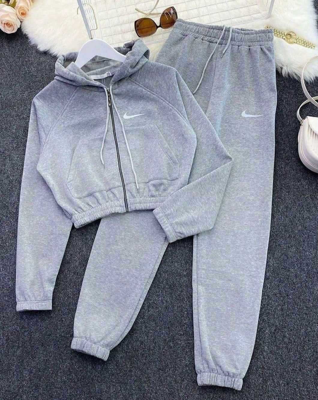Дамски Екипи Nike