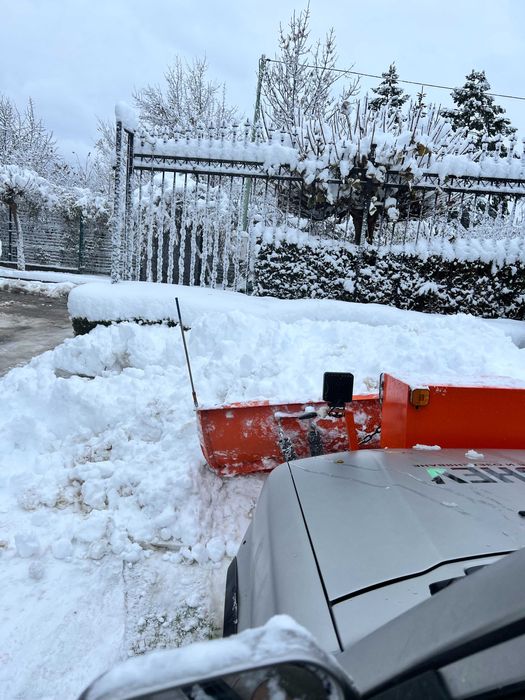 Снегопочистване от Mr. Donchev