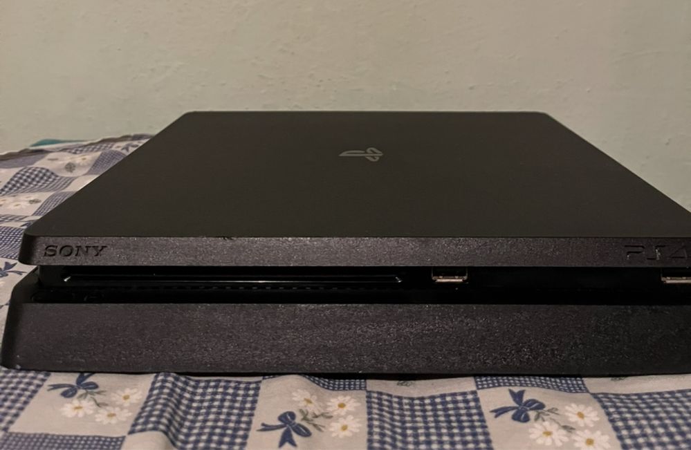 PlayStation 4 slim
