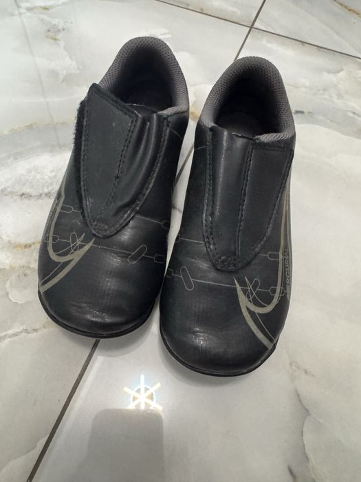 Ghete fotbal Nike marimea 28,5