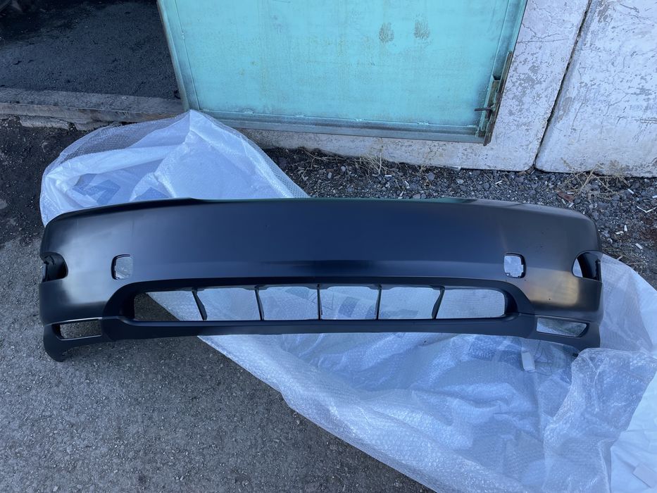 Передний бампер на Lexus Rx 300,330,350