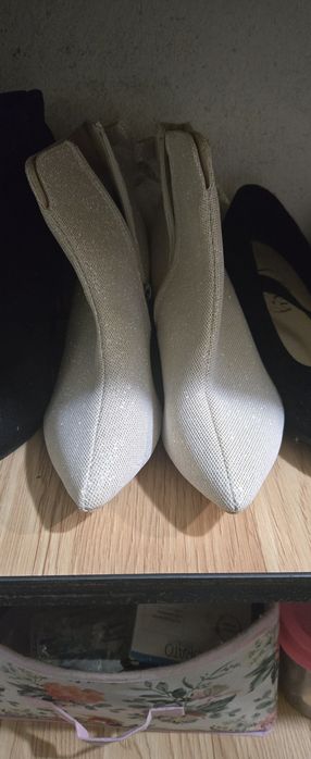 Дамски обувки НОВИ..