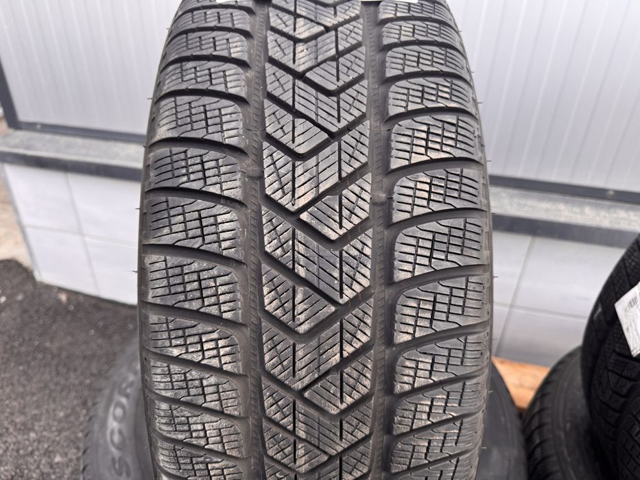 Зимни гуми Pirelli Scorpion 235/60 R18