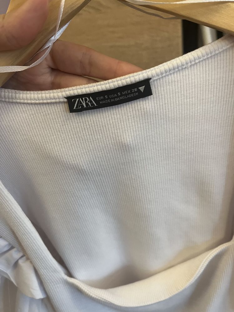 Блуза с бухнали ръкави ZARA