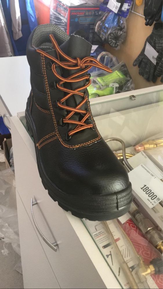 Продам спецобувь