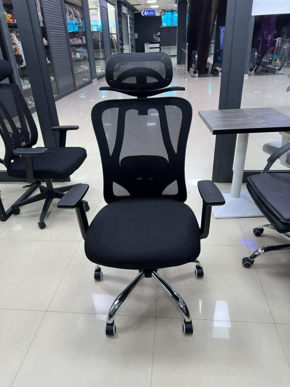 Офисное кресло для руководителя модель Bill 055