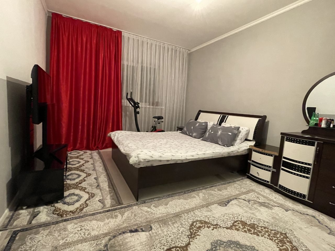 Юнусабад Сампи 3/4/4 балкон 2х6 Срочная продажа