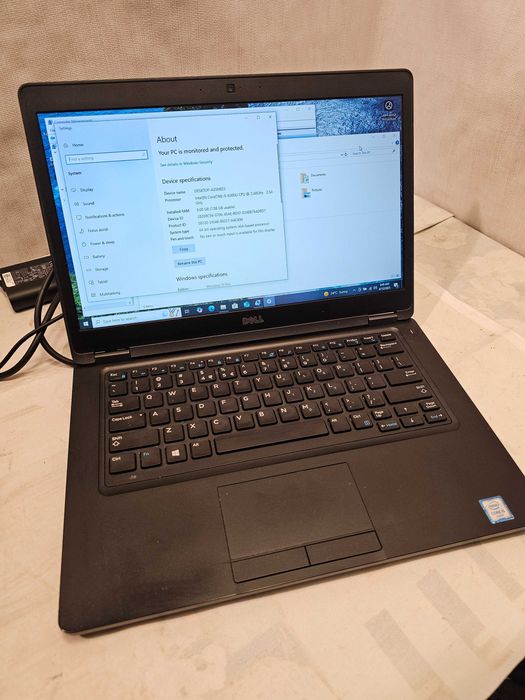 Laptop Dell Latitude 5480 "13 inch I5-6300u 8gb ddr SSD 8ore baterie