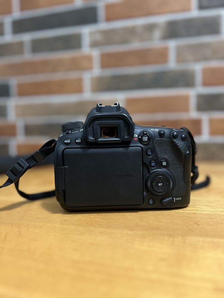 Canon of EOS 6D Mark II + Obiectiv Canon 50mm F1.4