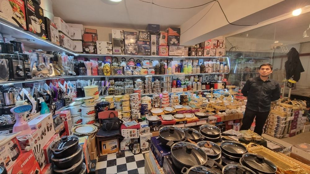 Dehqon bozor hududida joylashgan A blok, padvaldagi A17  do'kon