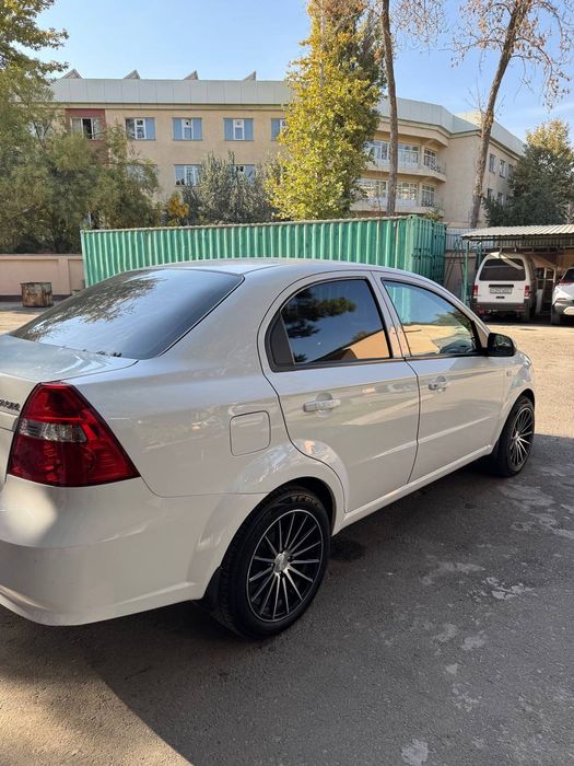 Neksa 3 yili 2019 kraskasi toza sotiladi