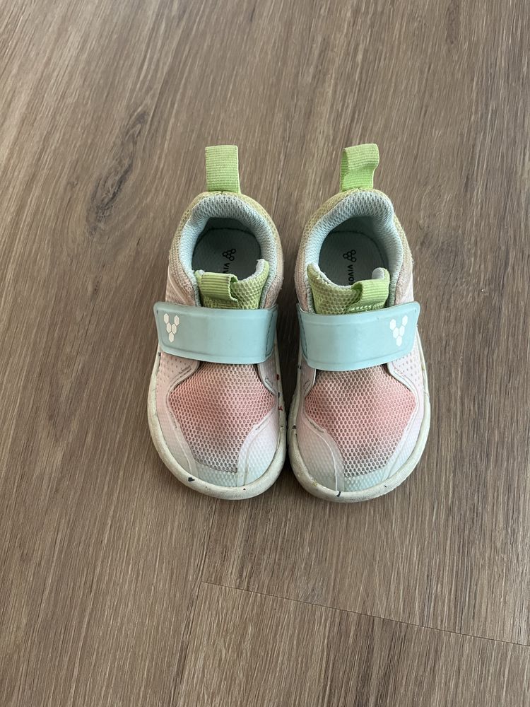 Vivobarefoot боси обувки за момиче