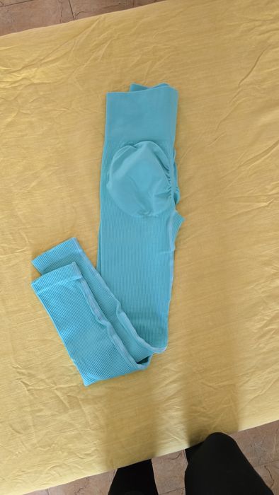 Еластичен спортен клин с повдигащ ефект