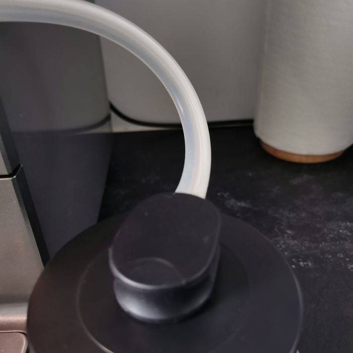 Aparat de cafea, expresor Miele CM 6560 cu wifi recipient lapte
