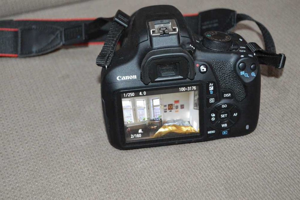 Foto DSLR CANON EOS 1200D + obiectiv 18-55mm AF Stabilizer 786 cadre