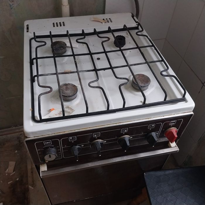 Продам газ плиту