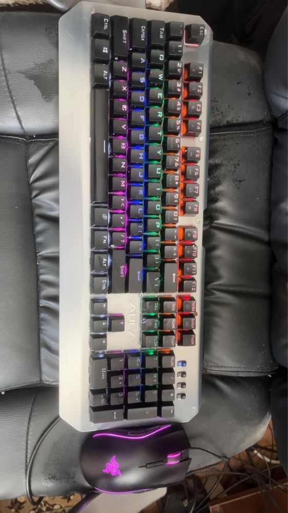 Геймърски Компютър + 27’’ Монитор MSI+ Razer Мишка +клавиатура