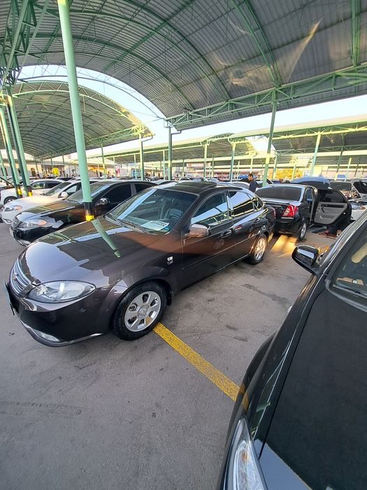 Продаю срочна автомобил ЖЕНТРА