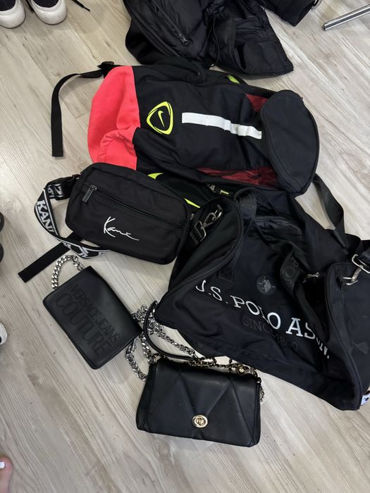 Чанти и раници.