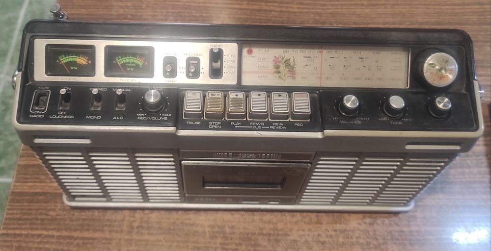 Radiocasetofon stereo