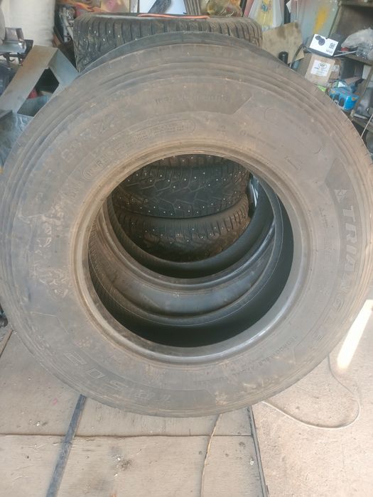 Продам грузовые шины