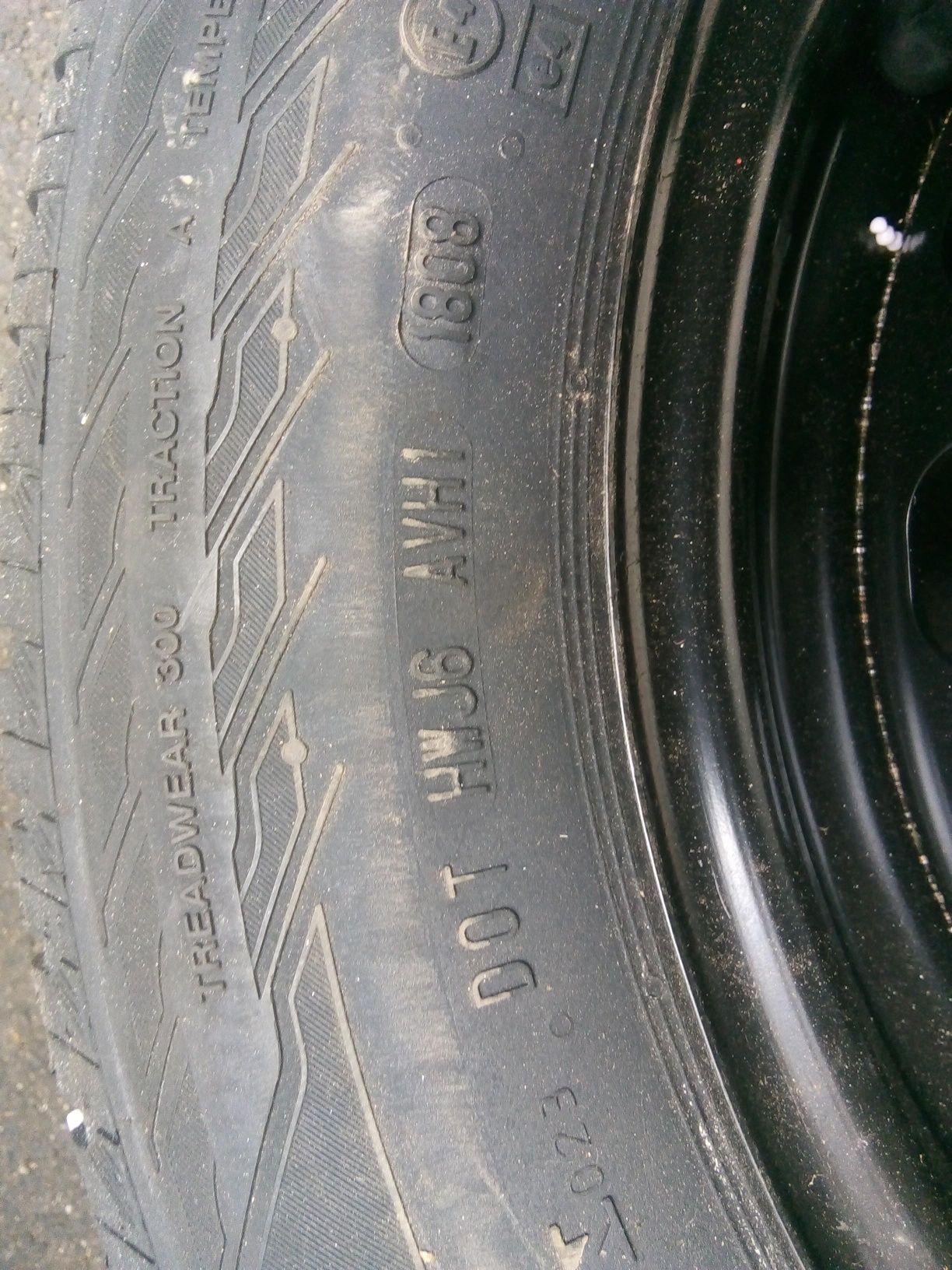 Чисто нова гума с джанта 185/70R14