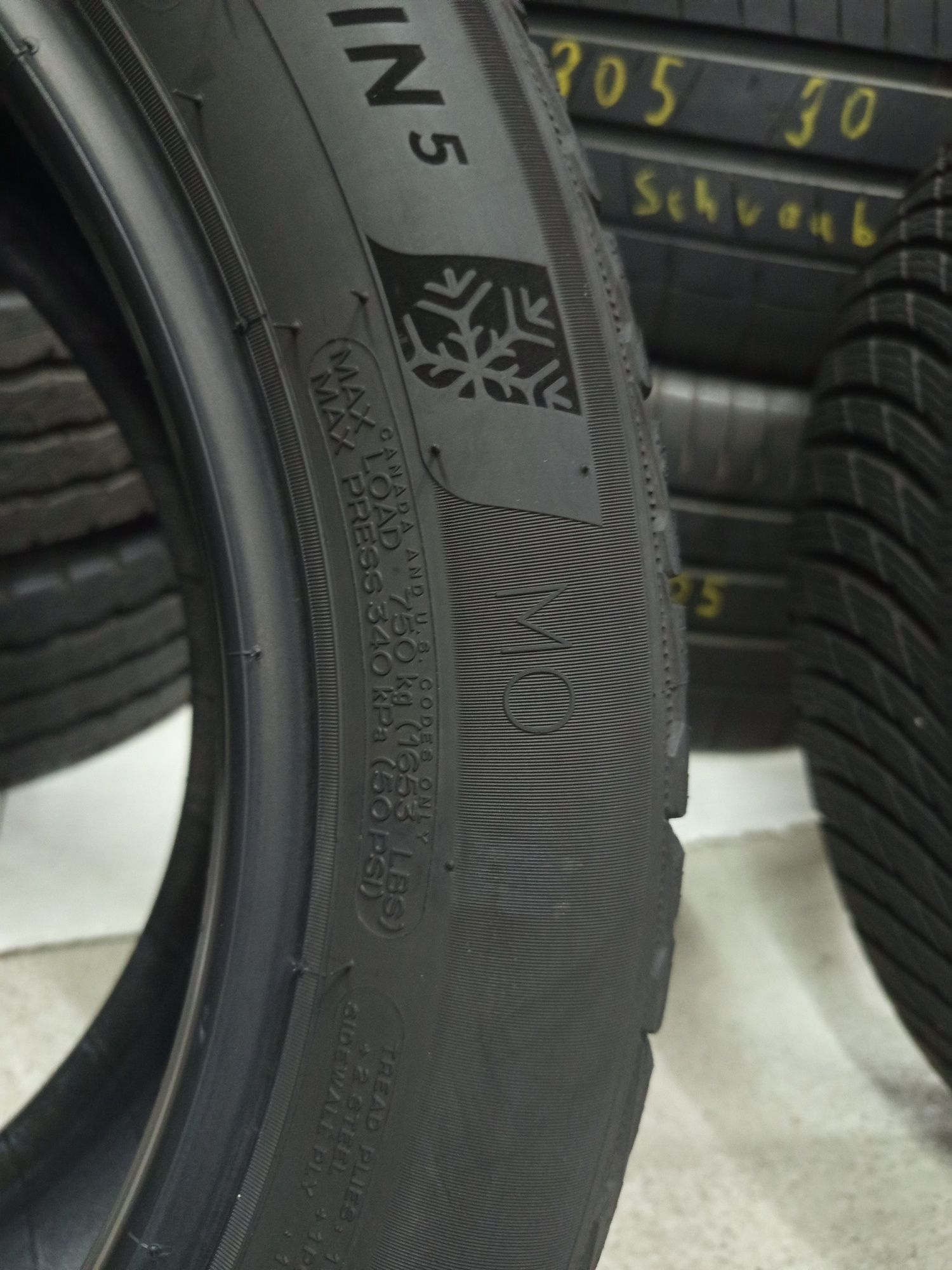 Michelin 225/50/17-2бр 7.0мм дот 2921